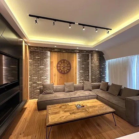 The Diamond At Ledra Street Apartment *